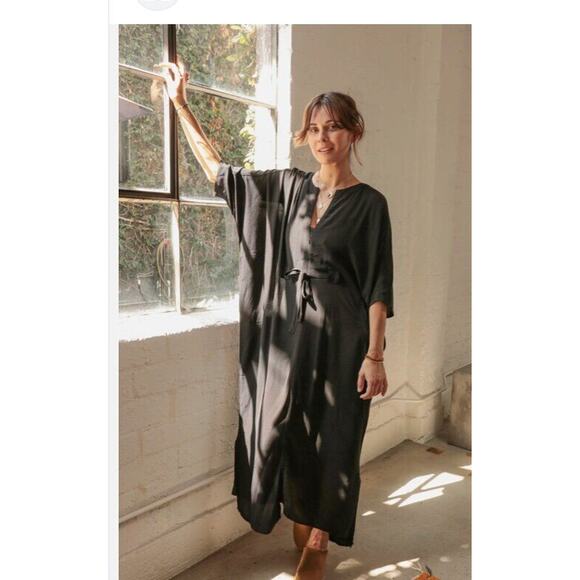 ODDBIRD Co Sz M/L Ruya Tunic Dress Black Viscose Midi NWT - Picture 3 of 13